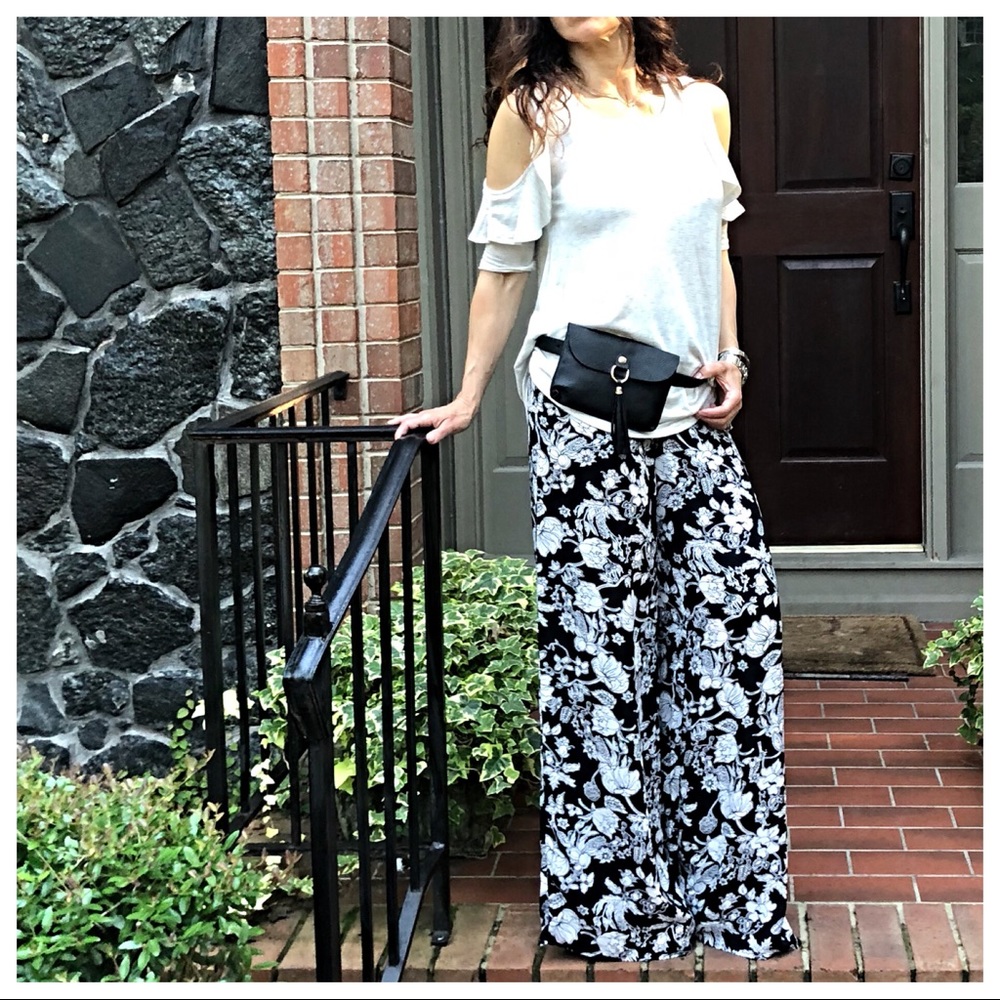 ✨LAST ONE✨Black wide leg floral print pants - Picture 7 of 7